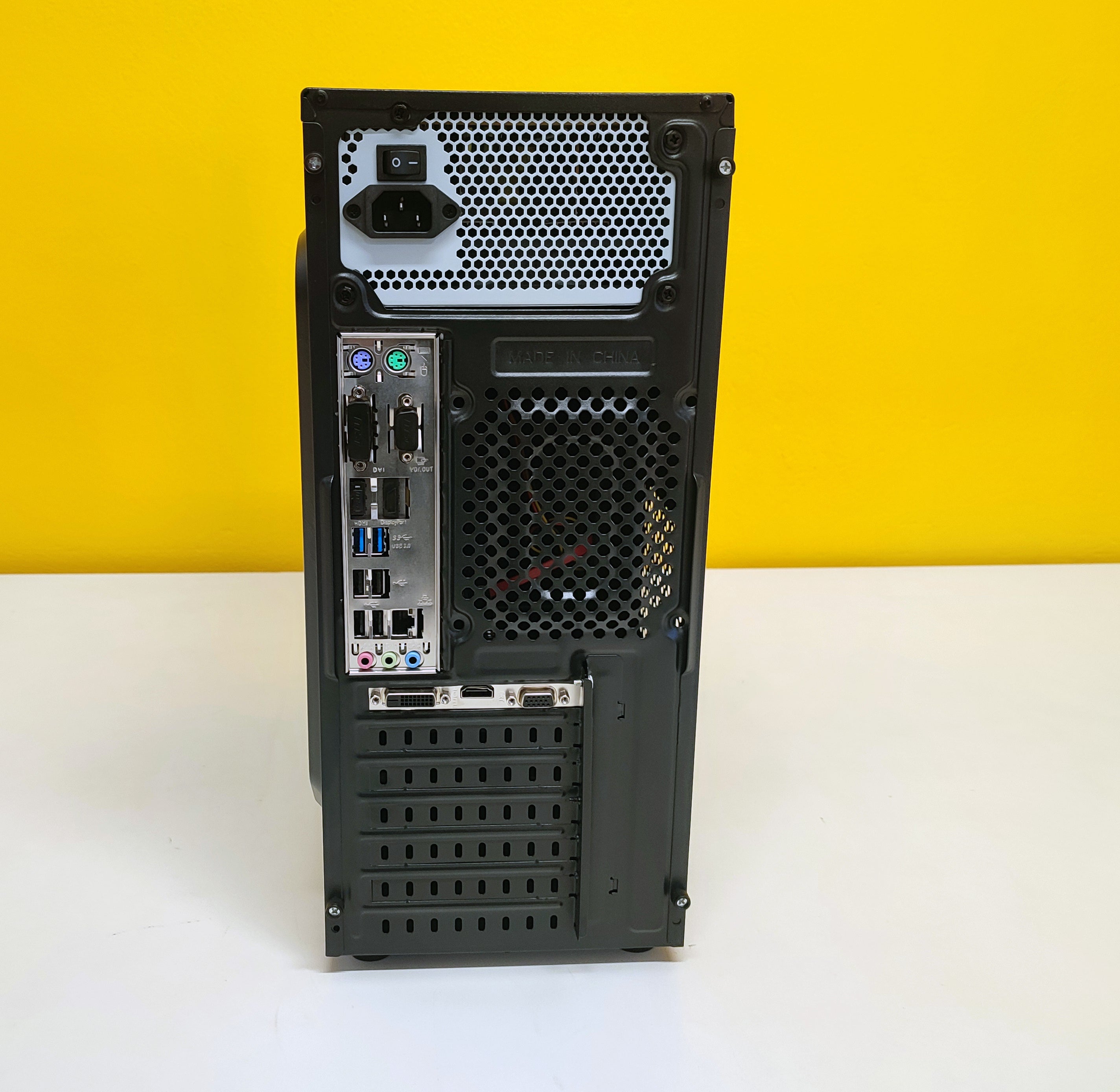 PC Assemblato Comet Computers Parts | Intel Core i5-10400F 6Cores | Ram 16Gb | SSD M.2 NVME 500GB + 10Tb | Nvidia GT730 2Gb | WiFi | Windows 11 Pro Il PC perfetto per qualsiasi uso PC Assemblato Comet Computers Parts | Intel Core i5-10400F 6Cores | Ram 16Gb | SSD M.2 NVME 500GB + 10Tb | Nvidia GT730 2Gb | WiFi | Windows 11 Pro Il PC perfetto per qualsiasi uso